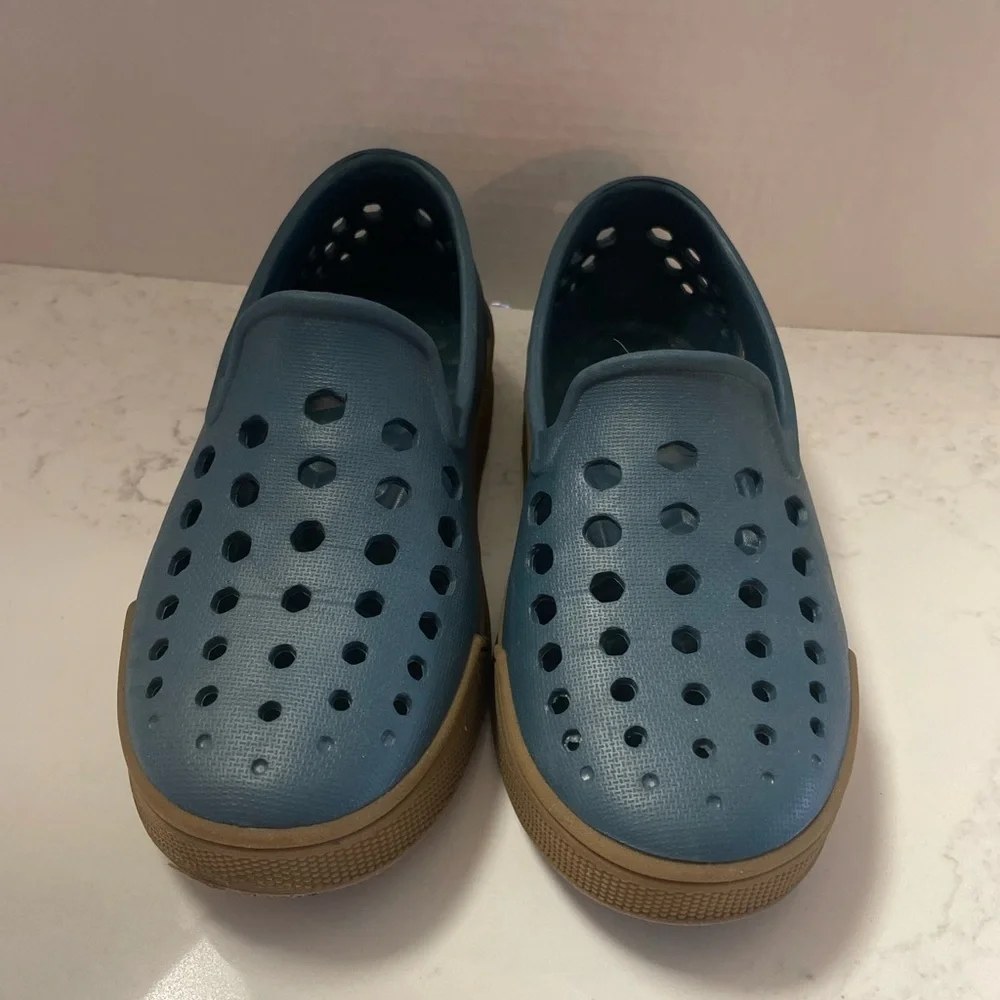 Joybees Kids Slip-on Jordan Skate Sneaker Blue Size J2 - Picture 2 of 4